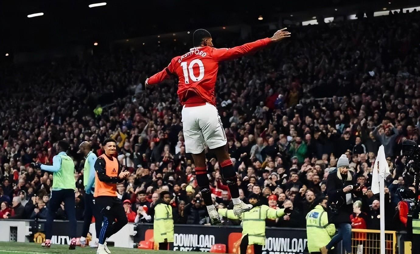 星空体育官方网站-曼联主场轻取利兹联,取得胜利