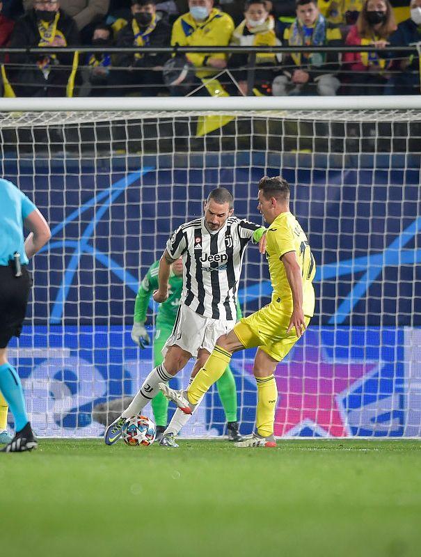 塞维利亚展现实力,轻松击败对手 塞维利亚展现实力,轻松击败对手