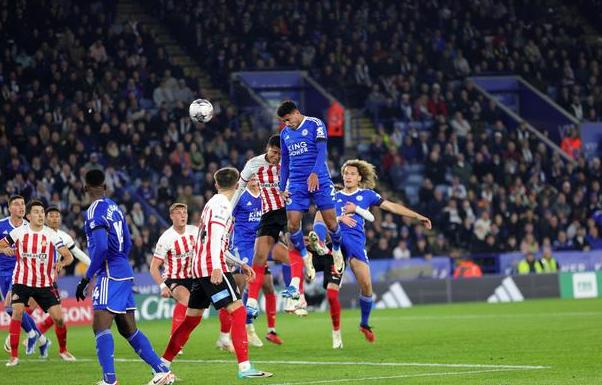 英冠球队创造历史性胜利,赢得球迷掌声 英冠球队创造历史性胜利,赢得球迷掌声