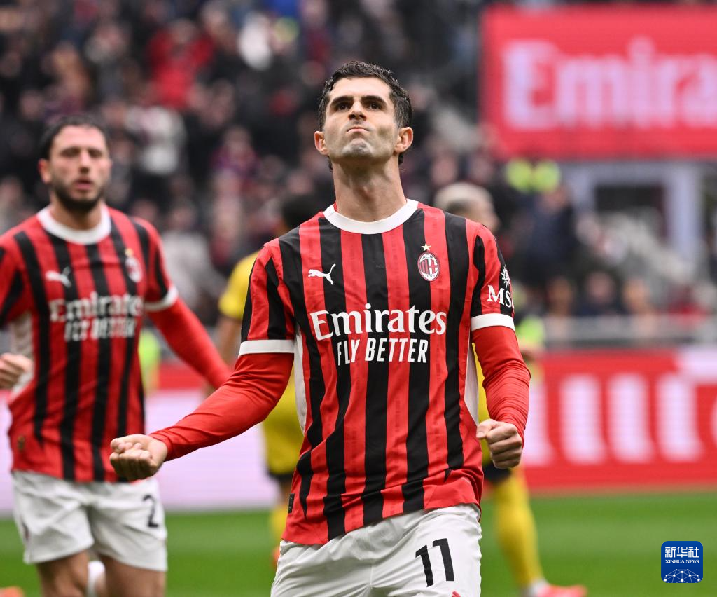 星空体育官方网站-AC米兰客场战胜帕尔马，继续领跑积分榜