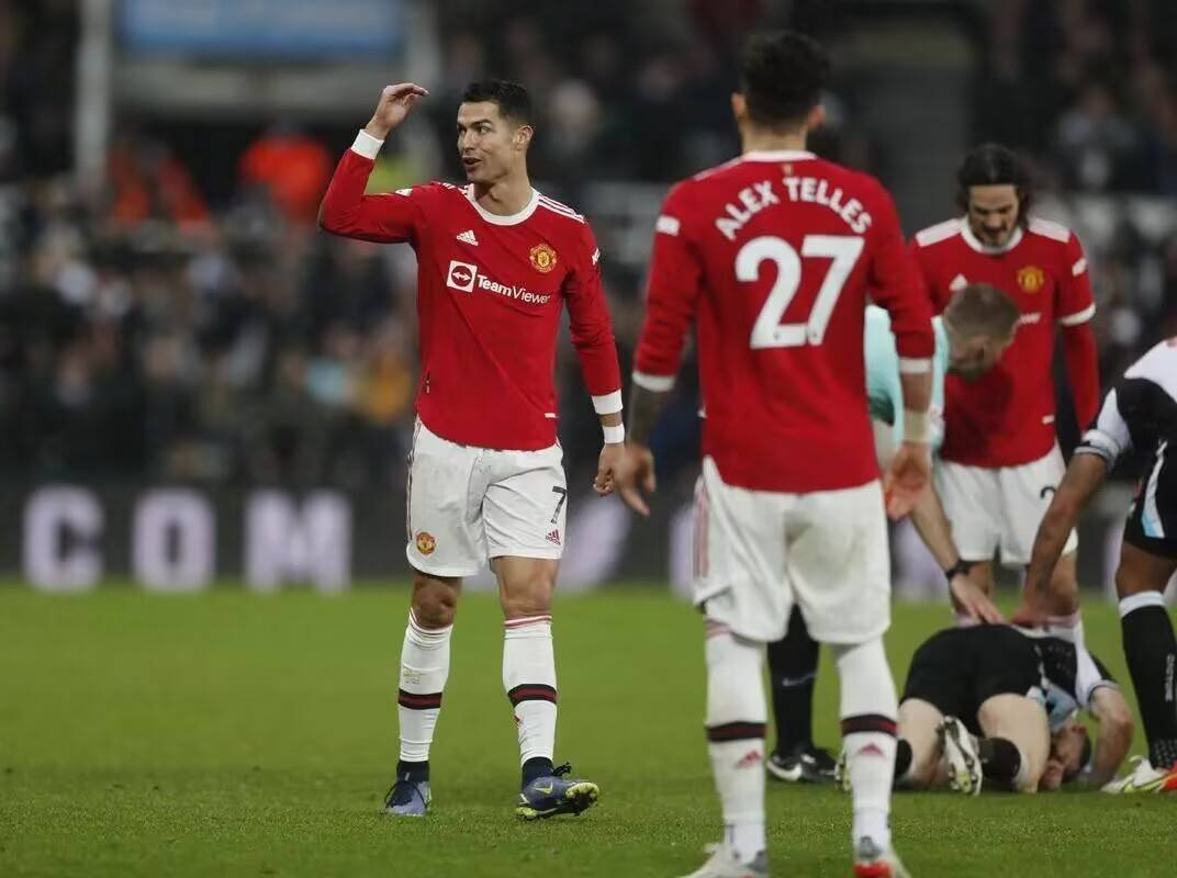 星空体育官网入口-沙尔克04遭遇连败，陷入保级泥潭