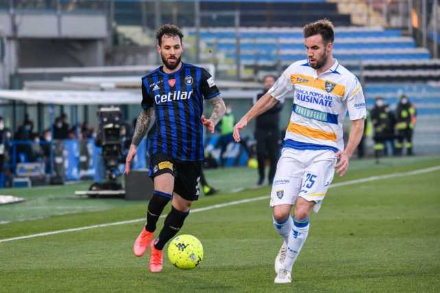 星空体育-克罗托内主场取胜弗罗西诺内，豪取三分