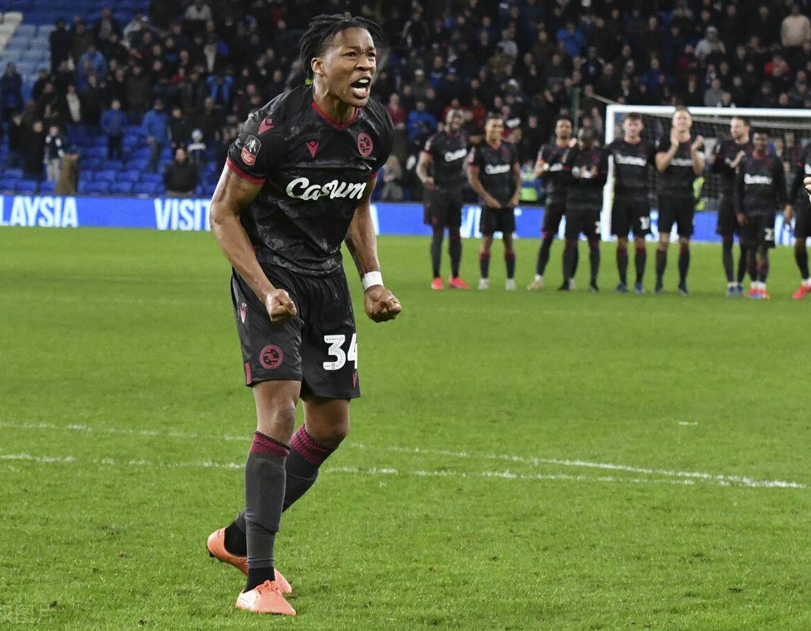 星空体育-雷丁客场逼平热刺，保级前景渐显