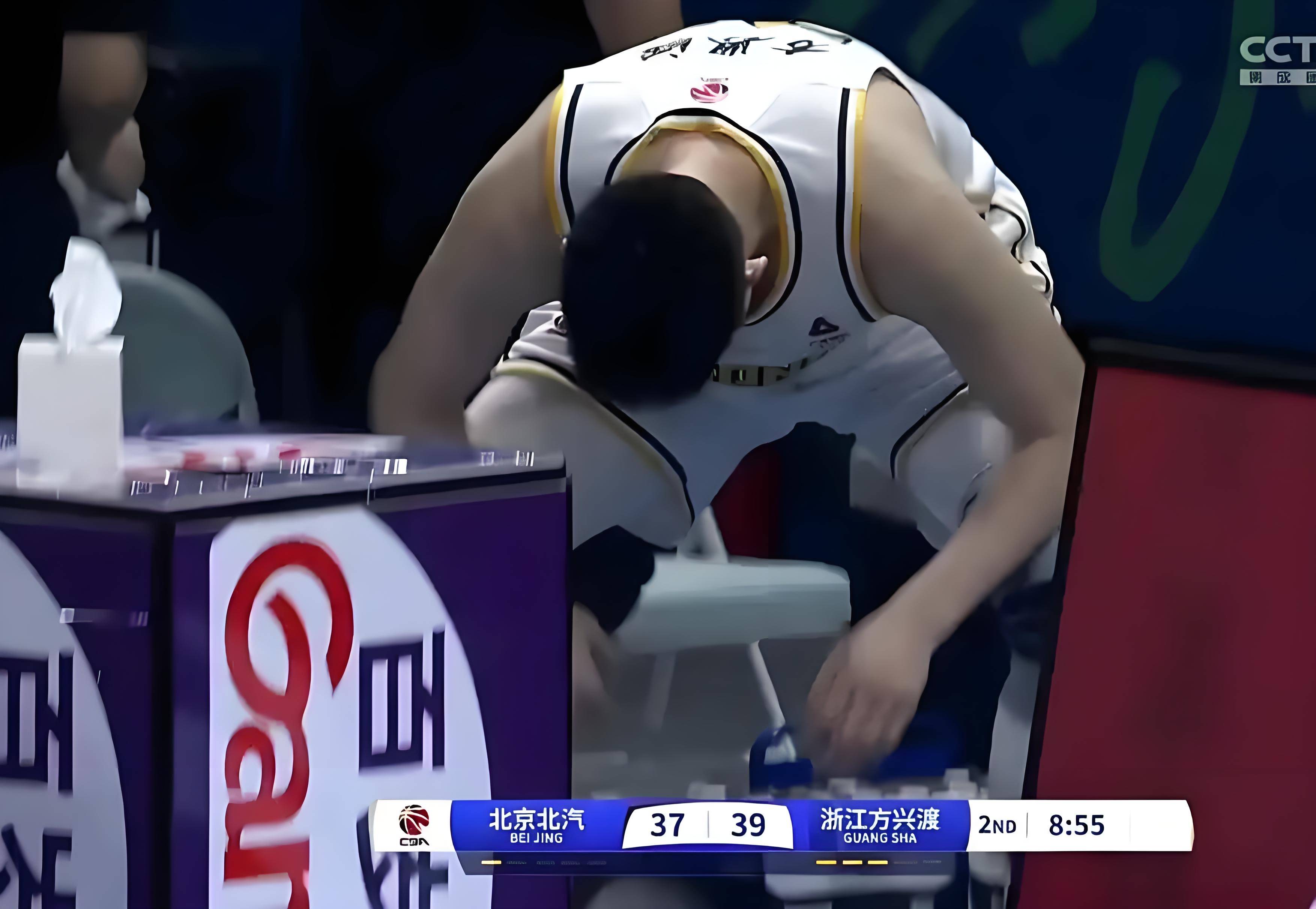 星空体育官方网站-浙江男篮惨遭湖北队逆转，遗憾失利