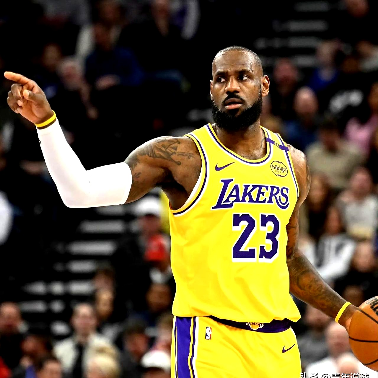 星空体育官方网站-湖人遭遇3连败，球队战斗力获社会平台关注