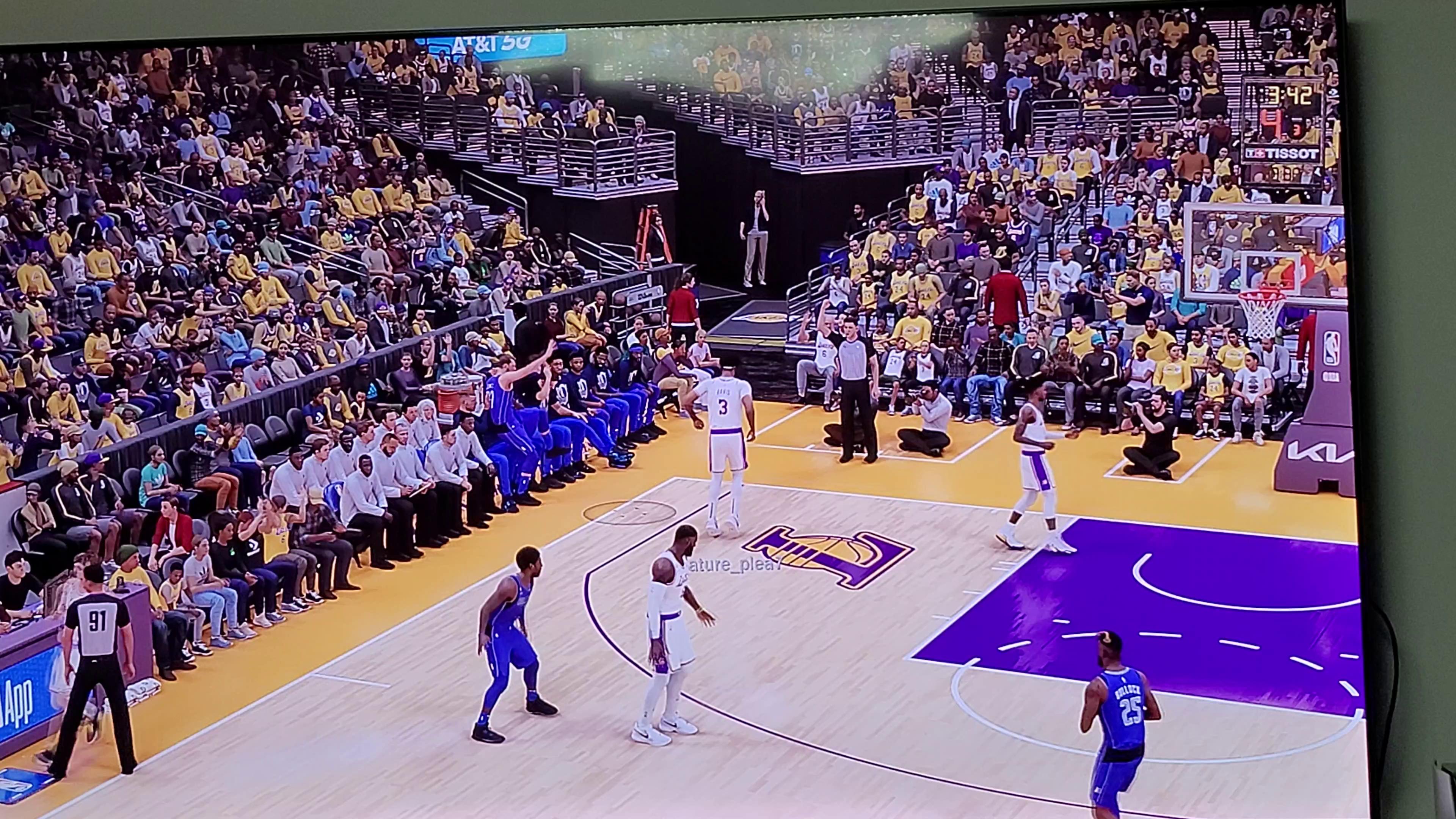 星空体育官方网站-劲敌对决，赛场气氛紧张且火爆