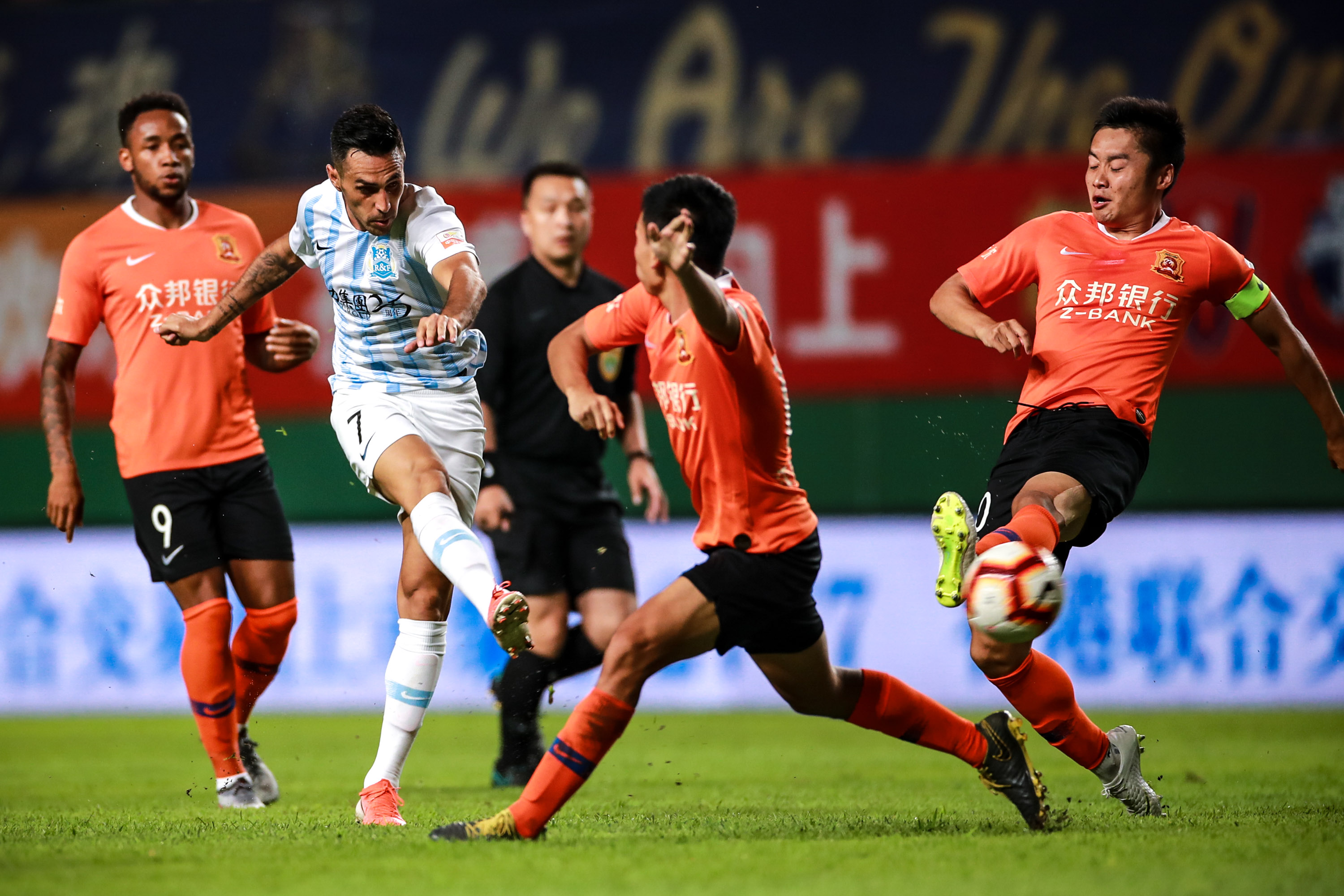 星空体育app-富力主场对阵华夏幸福，谁将获胜