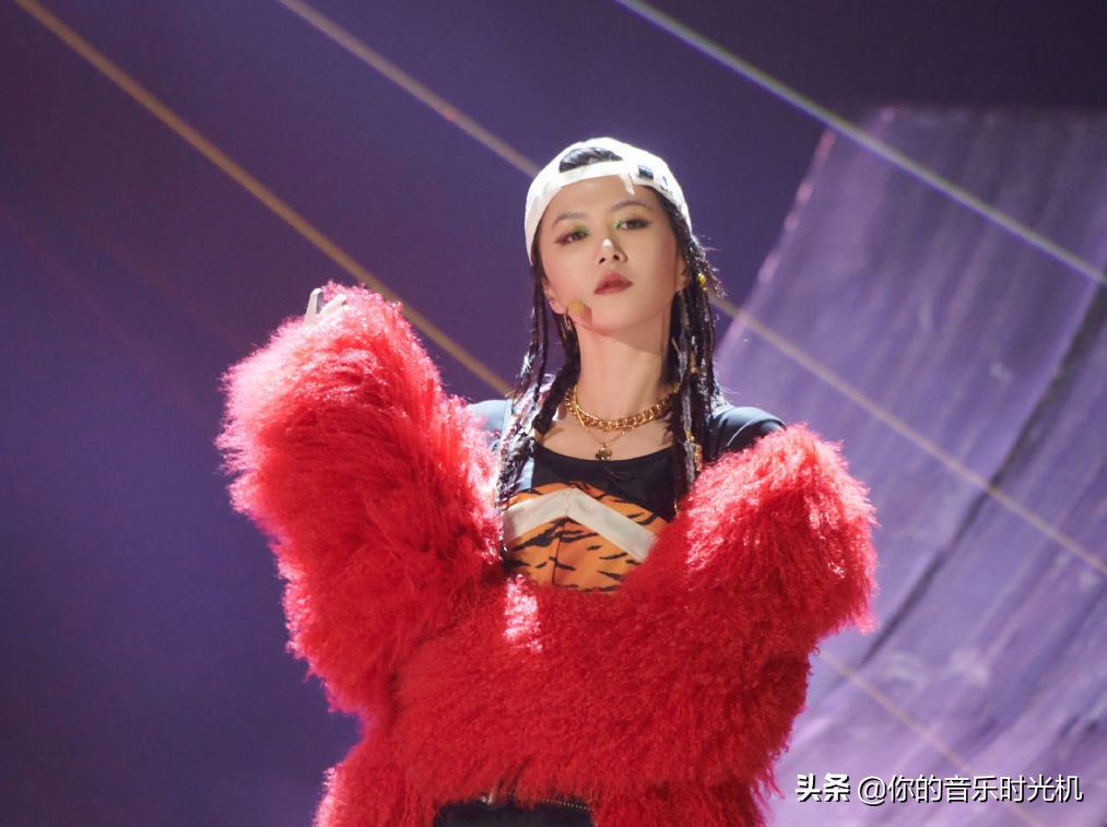 星空体育官网入口-澳洲选手逆风破浪,斩获金牌