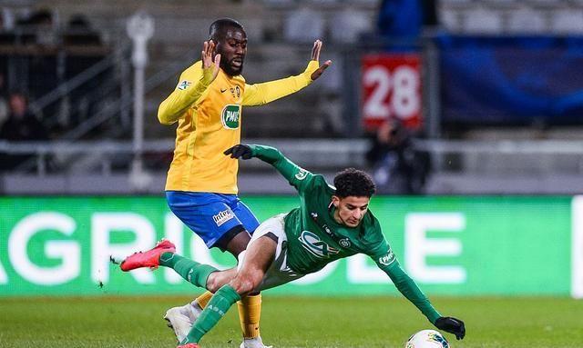 星空体育app-南锡球员拼搏奋斗,为法甲征程加油